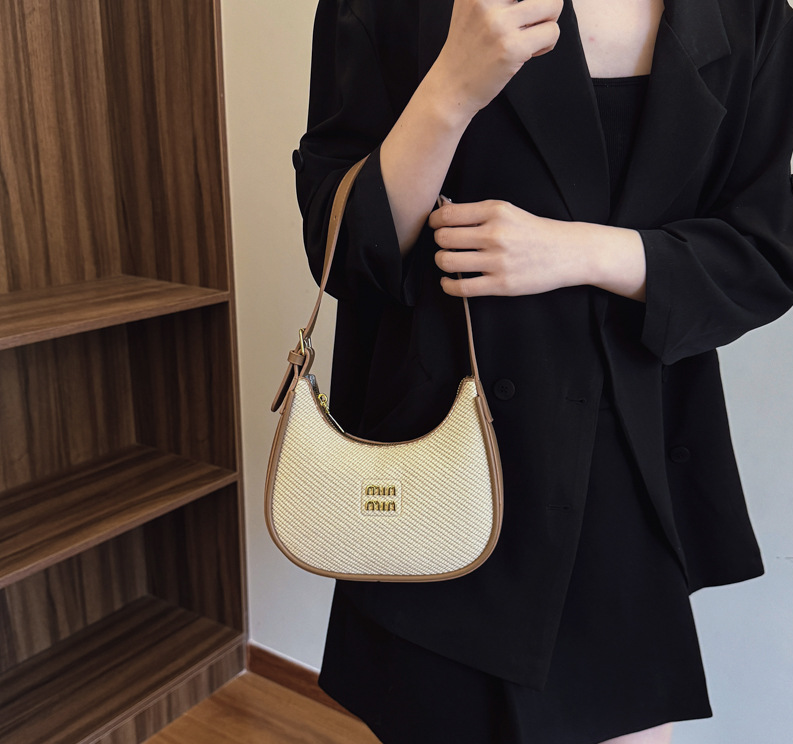 Дамска чанта UIM SS25-https://detail.1688.com/offer/909696288768.html?_t=1745908947689&spm=a2615.7691456.co_0_0_wangpu_score_0_0_0_0_0_0_0000_1.0-Thedresscode