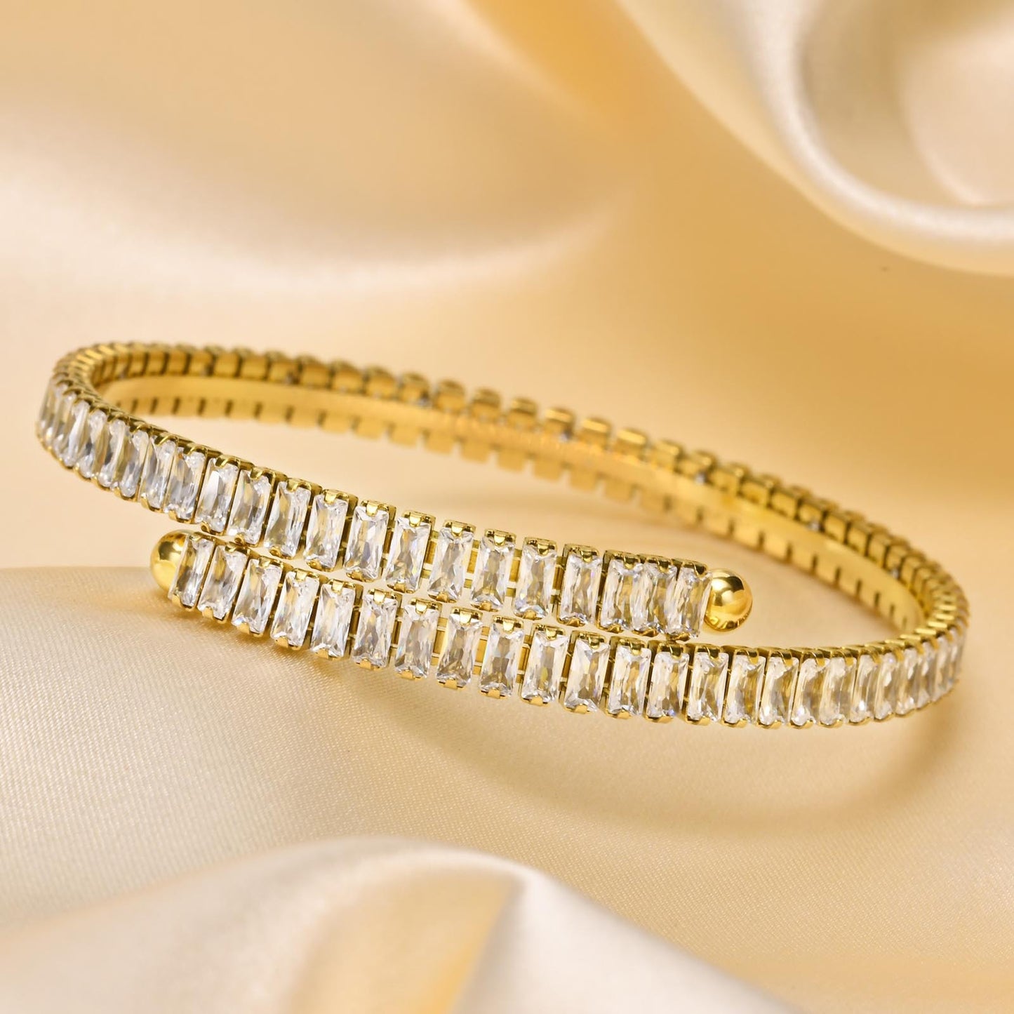 Дамска гривна Lumière Royale SS25-https://detail.1688.com/offer/724034877152.html?_t=1745581297298&spm=a2615.7691456.co_0_0_wangpu_score_0_0_0_0_0_0_0000_1.0-Thedresscode