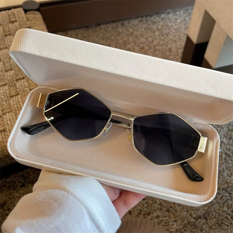 Дамски слънчеви очила Celene SS25-https://detail.1688.com/offer/806779267006.html?spm=a1688g.extenstion&kj_agent_plugin=aibuy-Thedresscode