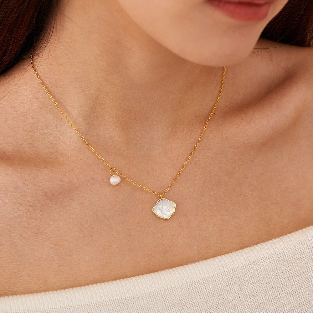 Дамско колие Pearl Clam SS25-https://detail.1688.com/offer/865145287957.html?_t=1745484578713&spm=a2615.7691456.co_0_0_wangpu_score_0_0_0_0_0_0_0000_1.0-Thedresscode