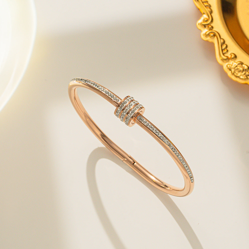 Дамска гривна Éclat d’Or SS25-https://detail.1688.com/offer/640594566413.html?_t=1745578432881&spm=a2615.7691456.co_0_0_wangpu_score_0_0_0_0_0_0_0000_1.0-Thedresscode