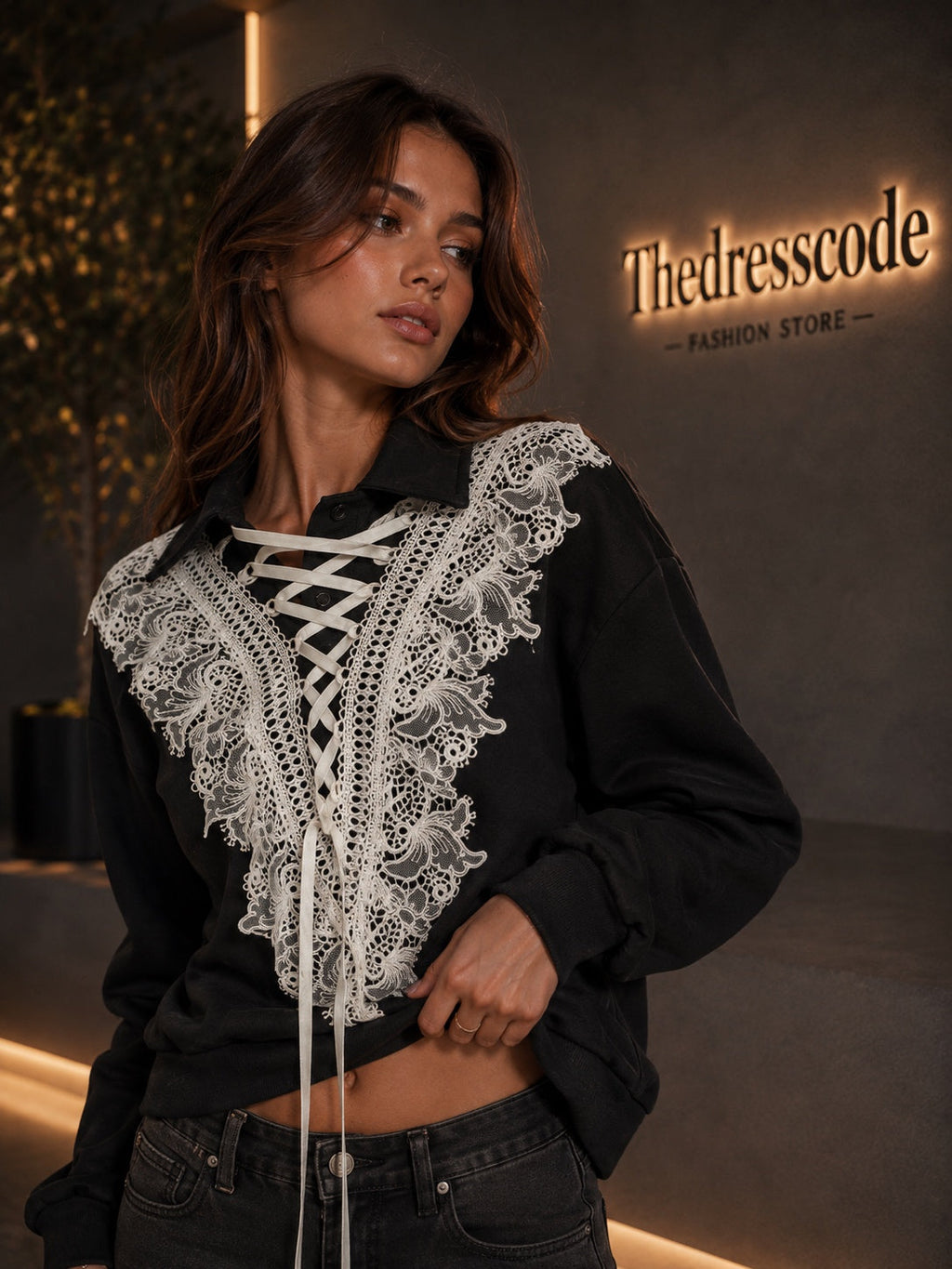 Дамски суичър LACE NOIR SS27