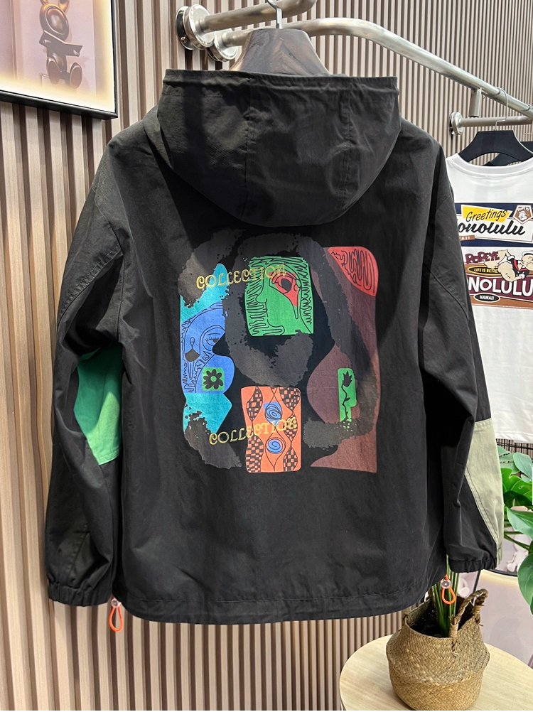 Мъжко яке Colorblock Spirit FW 2026-https://detail.1688.com/offer/756104343377.html?spm=a26352.b28411319/2508.0.0.41b11e62WCPGfH-Thedresscode