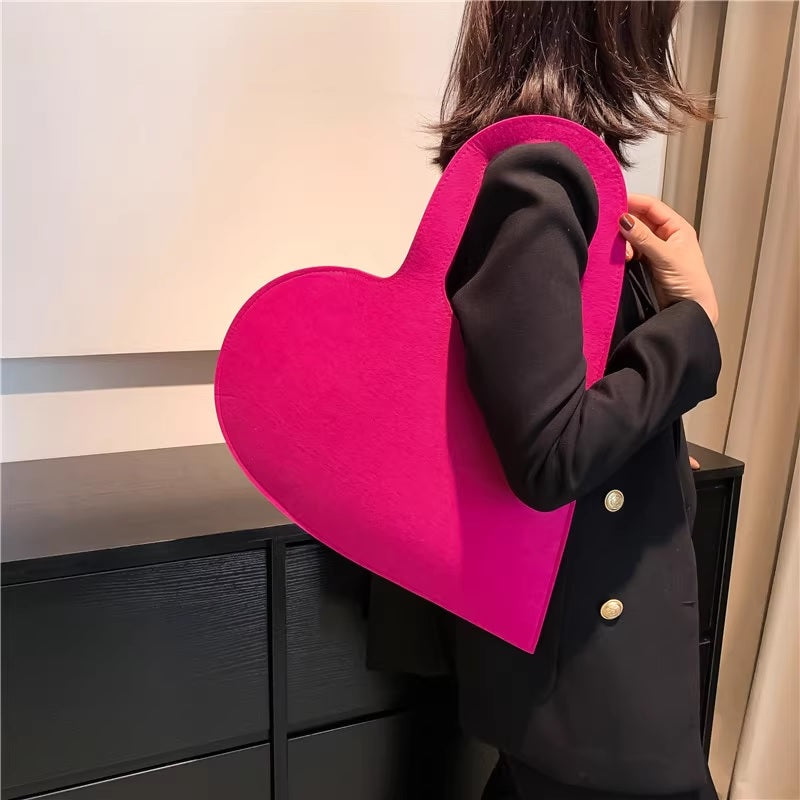 Дамска чанта Fuchsia Heart 24'-Дамска чанта PVC Fuchsia Heart 24'-Thedresscode