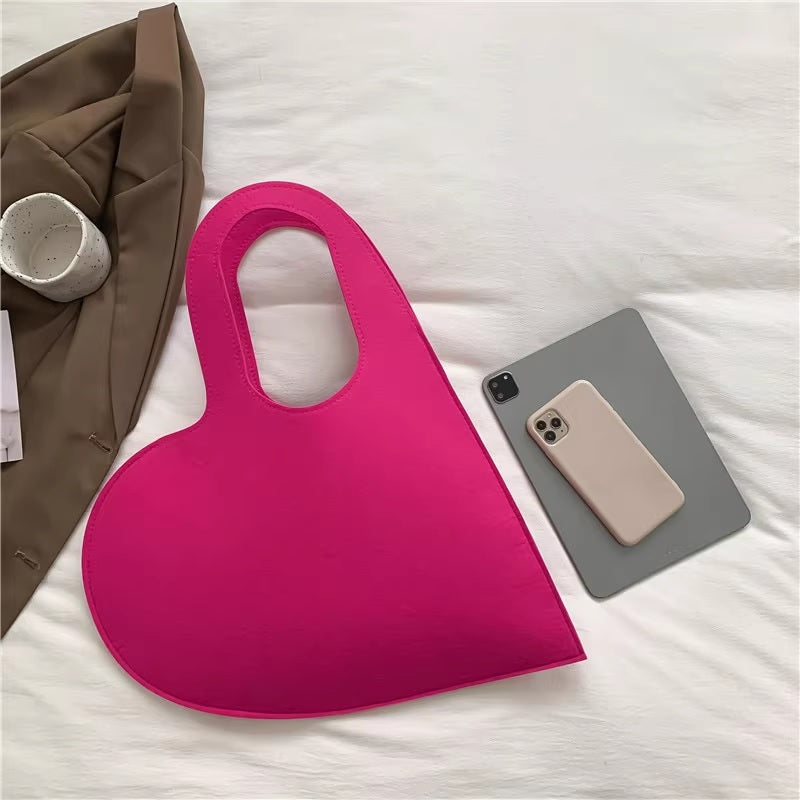 Дамска чанта Fuchsia Heart 24'-Дамска чанта PVC Fuchsia Heart 24'-Thedresscode