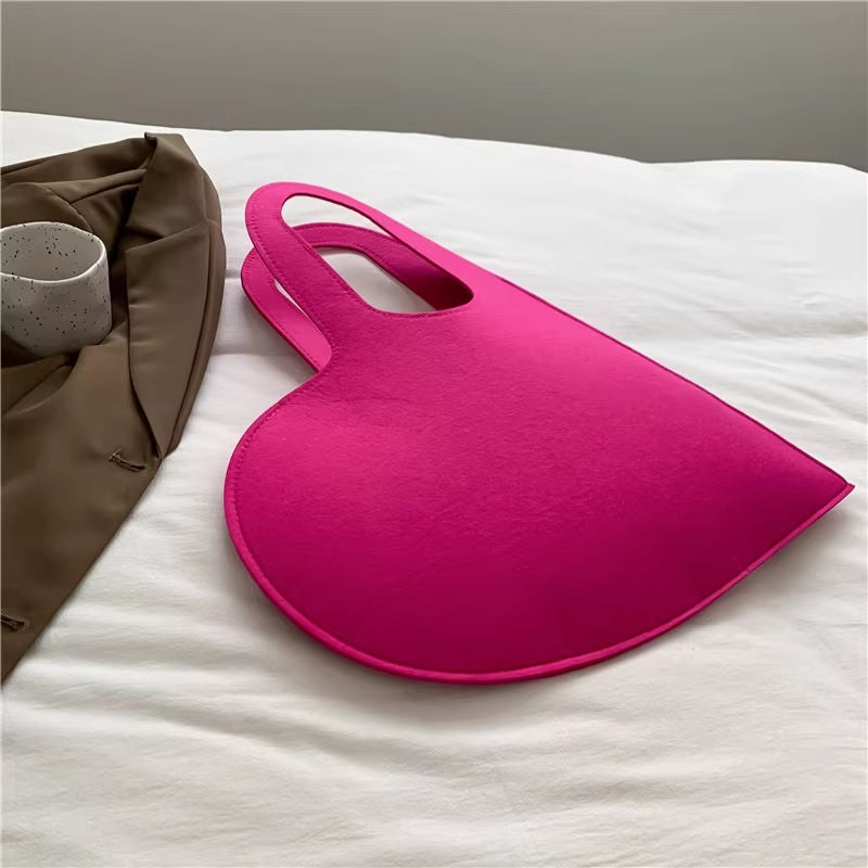 Дамска чанта Fuchsia Heart 24'-Дамска чанта PVC Fuchsia Heart 24'-Thedresscode