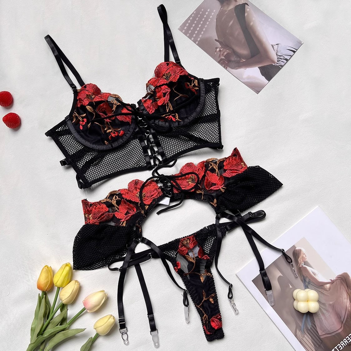 Дамски комплект бельо Sensual Touch SS25-Дамски комплект бельо от три части Sensual Touch24'-Thedresscode