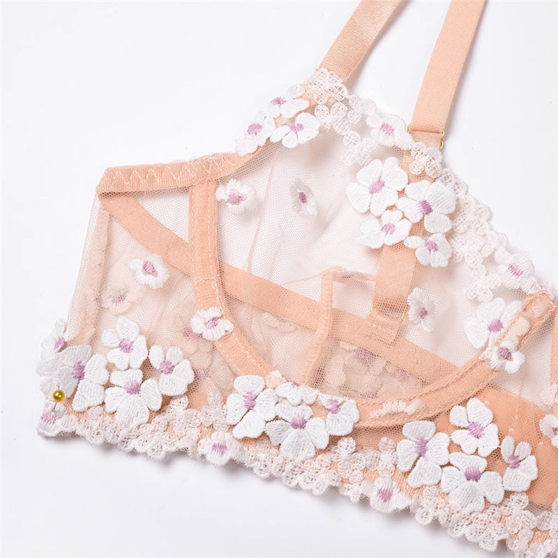 Дамски комплект бельо White Embroidered Flowers SS25-Дамски комплект бельо от 3 части White Embroidered Flowers 24'-Thedresscode