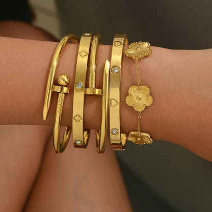 Дамски сет гривни Floré & Fierce SS25-https://detail.1688.com/offer/901904814452.html?offerId=901904814452&spm=a260k.home2024.recommendpart.100-Thedresscode