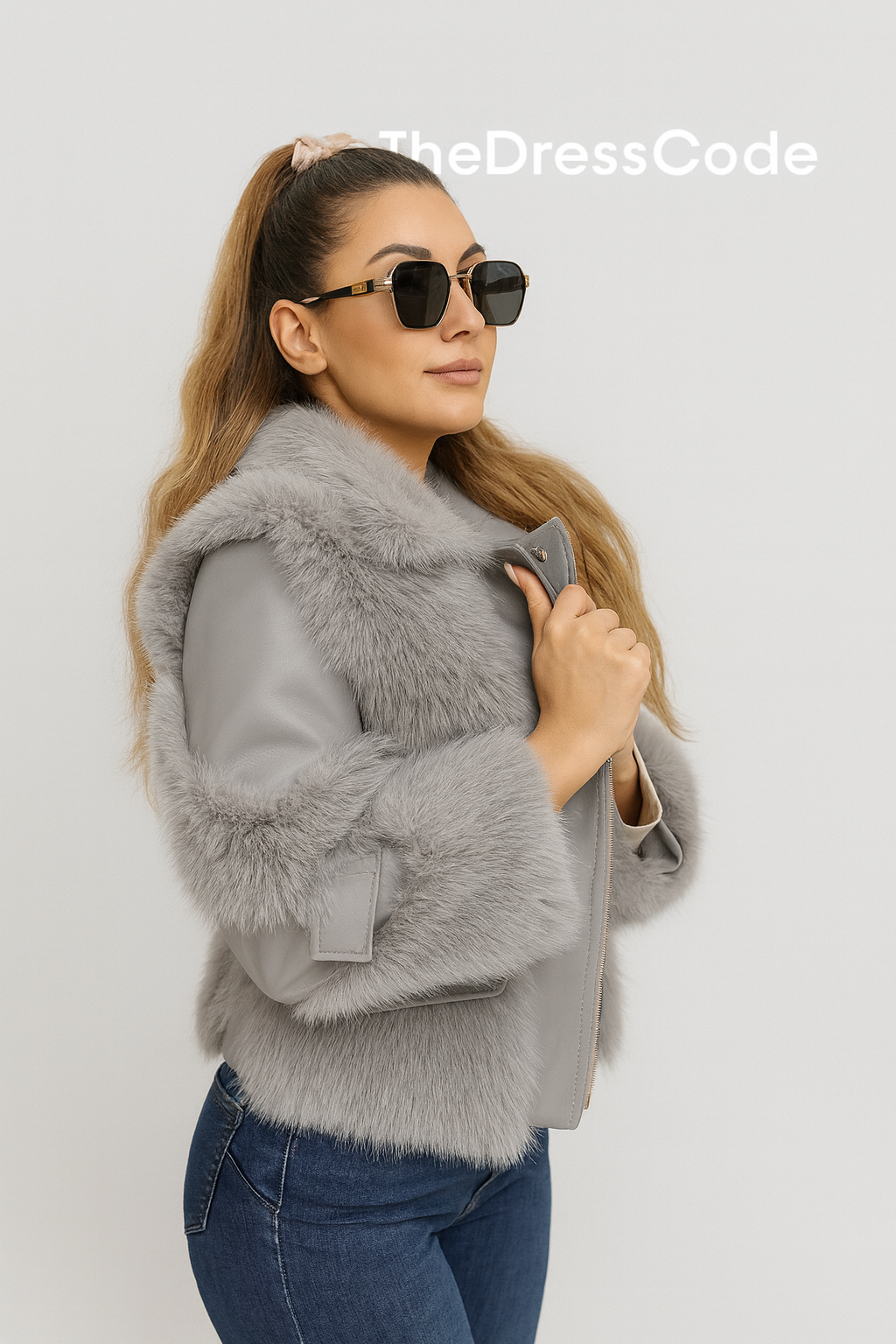 Дамско яке Glacier Elegance Fur FW 2026-https://detail.1688.com/offer/676386665301.html?_t=1756996267984&spm=a2615.7691456.co_0_0_wangpu_score_0_0_0_0_0_0_0000_0.0-Thedresscode