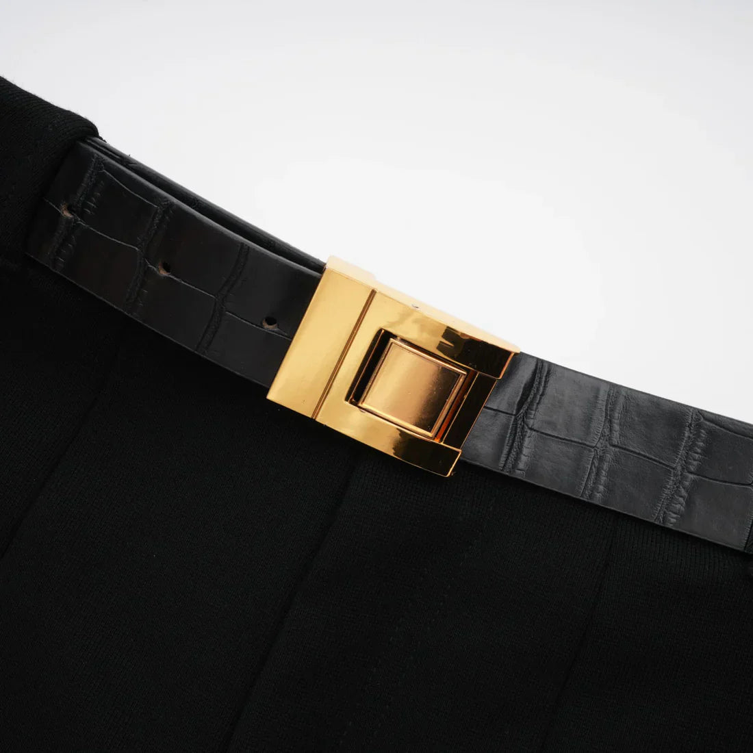 Дамски къси панталони + колан Classit Belt SS25-https://detail.1688.com/offer/809803272357.html?spm=a262uh.11734178.favorite-offers-offer-list-offer6.2.6edb2ef64qS5MQ-Thedresscode