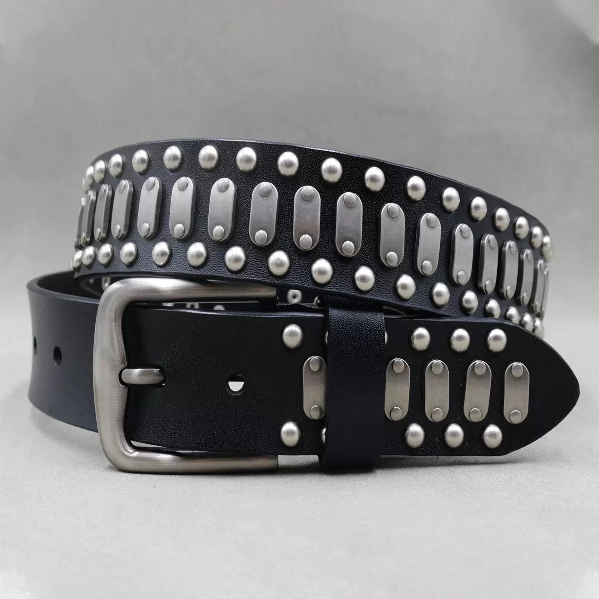 Мъжки колан от естествена кожа с нитове SS25-Мъжки колан от естествена кожа с нитове SS25-Thedresscode