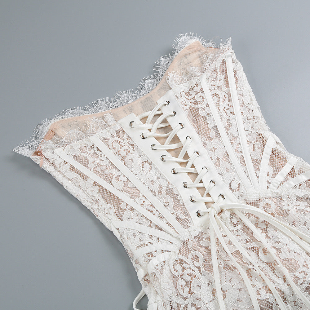 Дамска рокля White Rosel FW 2026-Асиметрична дантелена мини рокля White Rosel 24'-Thedresscode