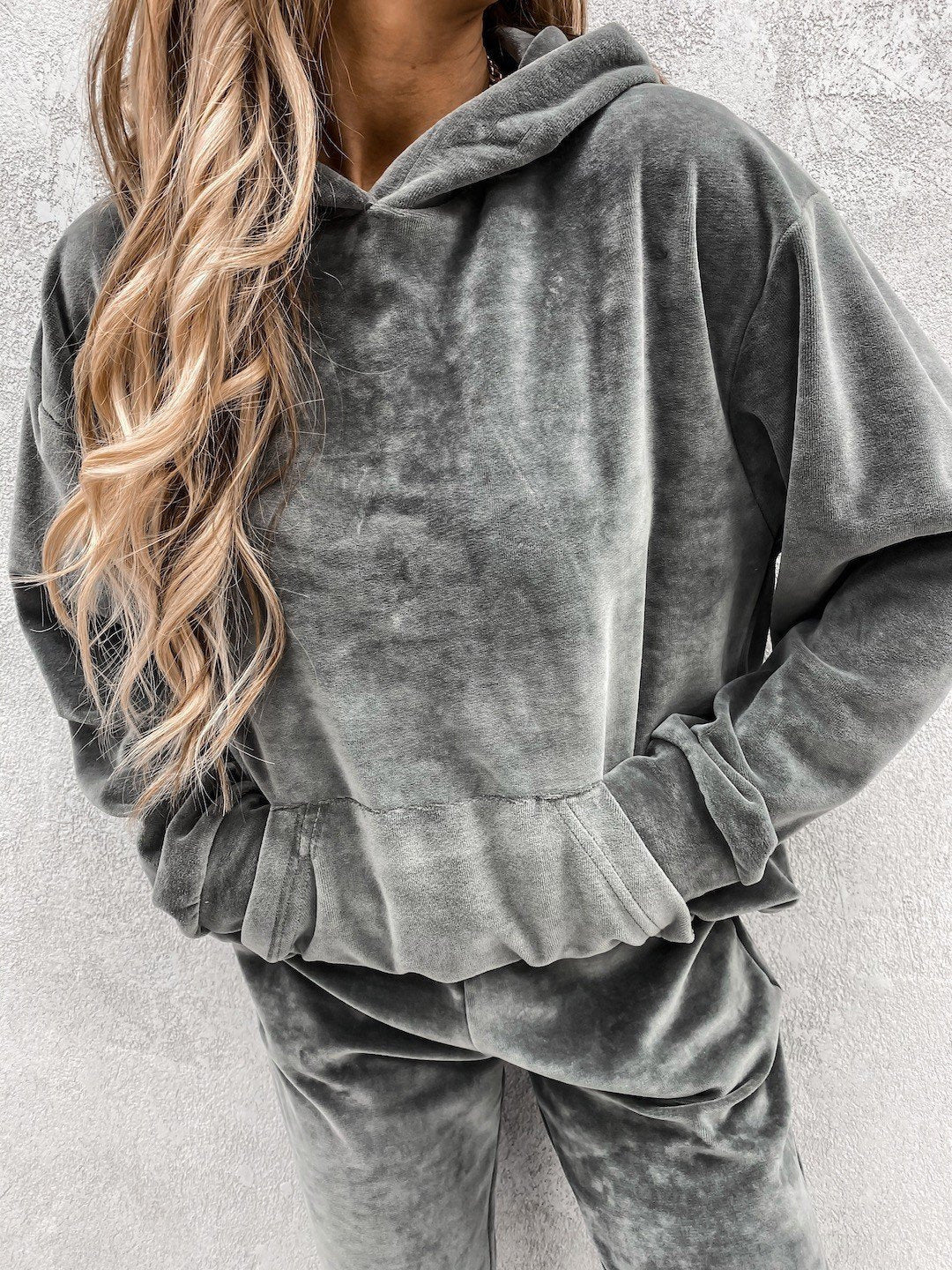 Дамски комплект Plush and Hoody FW 2026-Thedresscode