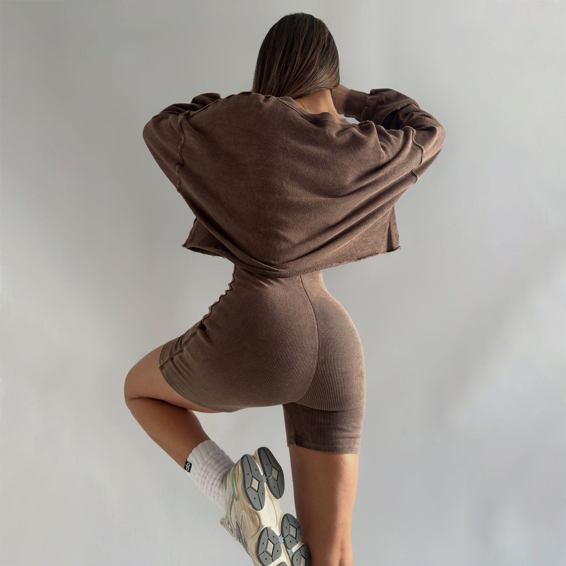 Дамски комплект Brown Jumpsuit Sweatshirt SS25-Дамски комплект Brown Jumpsuit Sweatshirt SS25-Thedresscode