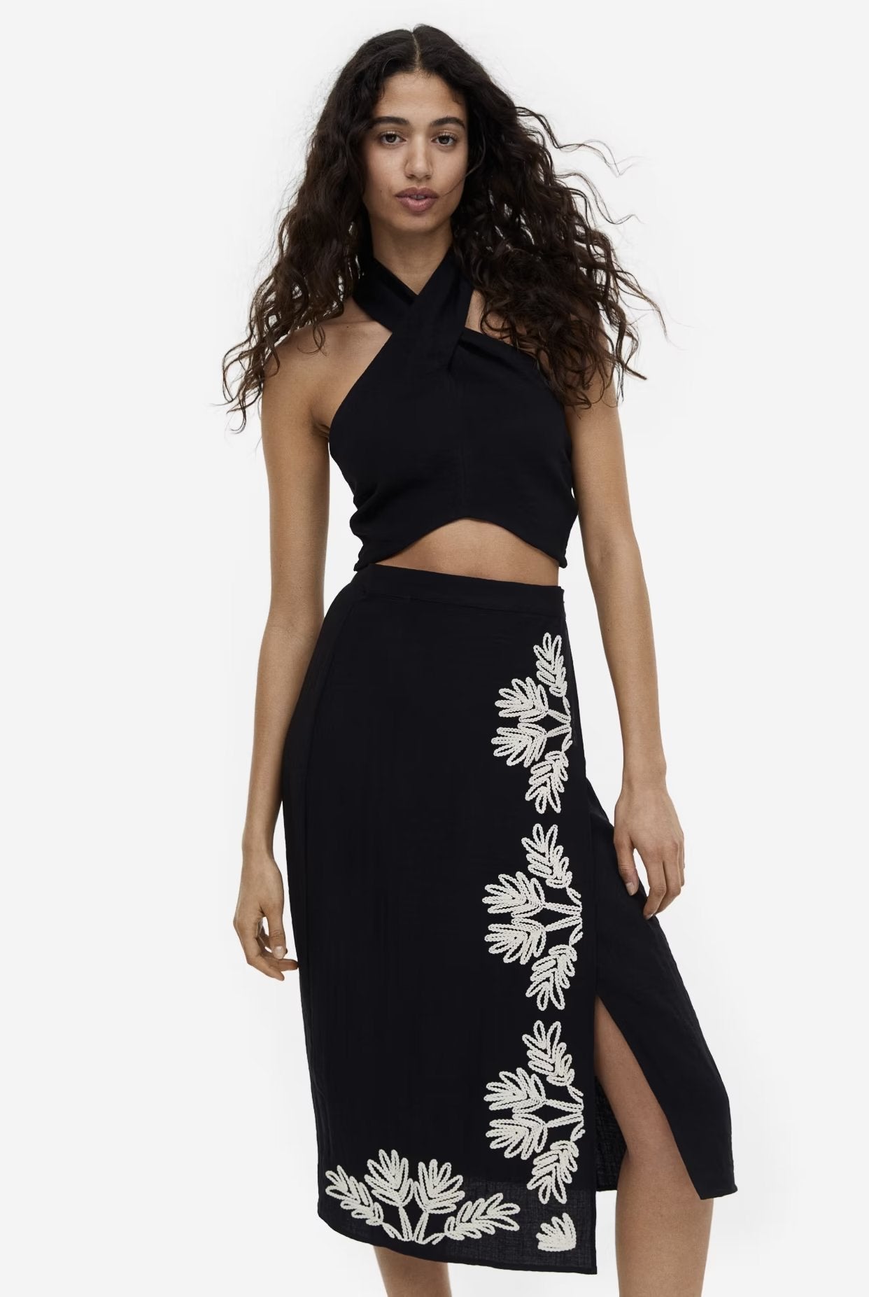 Дамски комплект Midnight Bloom SS25-https://detail.1688.com/offer/717950671163.html?spm=a26352.b28411319.offerlist.6.3ab01e62KbYvU4-Thedresscode