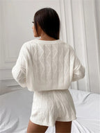 Дамски комплект Knitted Bliss FW 2026-https://detail.1688.com/offer/752644351240.html?offerId=752644351240&spm=a260k.home2025.recommendpart.9-Thedresscode