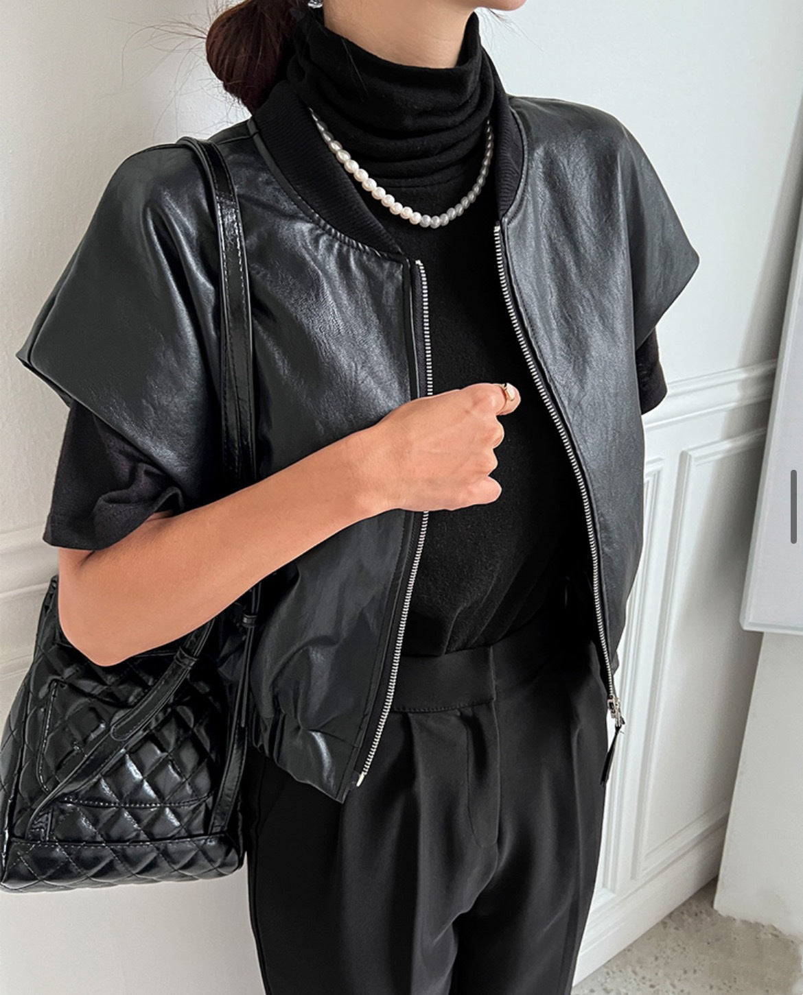 Дамски кожен елек Carolina **SALE 25**-Thedresscode