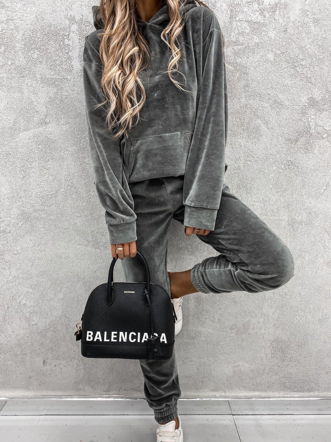 Дамски комплект Plush and Hoody FW 2026-Thedresscode