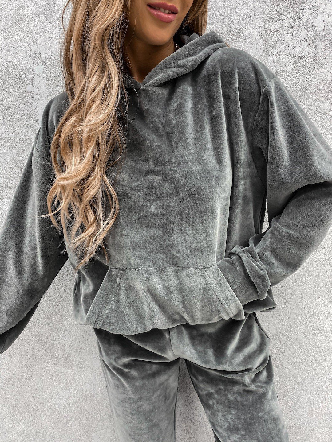 Дамски комплект Plush and Hoody FW 2026-Thedresscode