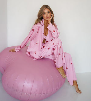 Дамска пижама Red Kisses FW 2026-Thedresscode