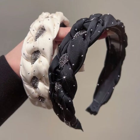 Диадема Braida Bella SS25-https://detail.1688.com/offer/819504026206.html?spm=a26352.13672862.offerlist.80.759c1e62Mr9X14-Thedresscode