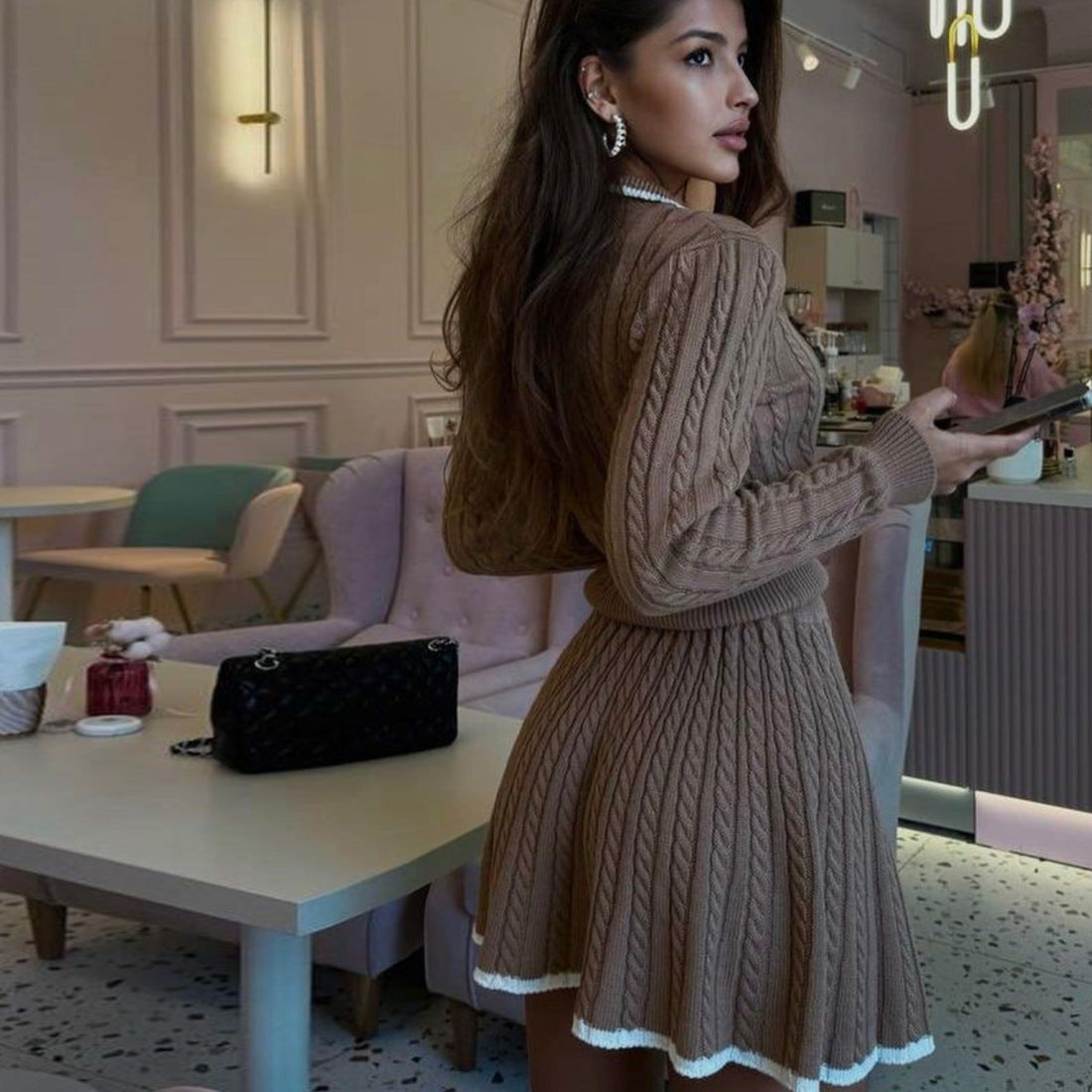 Дамски комплект Cocoa Chic FW 2026-https://detail.1688.com/offer/862162736443.html?_t=1751444794788&spm=a2615.7691456.co_0_0_wangpu_score_0_0_0_0_0_0_0000_0.0-Thedresscode