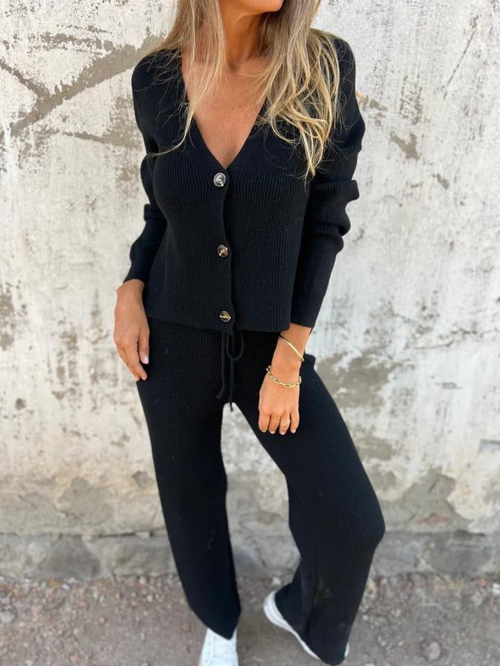 Дамски комплект Noir Ease FW 2026-https://detail.1688.com/offer/903640571310.html?spm=a26352.13672862.offerlist.30.3db41e625W9jRd-Thedresscode