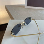 Дамски слънчеви очила FF SS25-https://detail.1688.com/offer/894909093776.html?offerId=894909093776&spm=a260k.home2024.recommendpart.20-Thedresscode