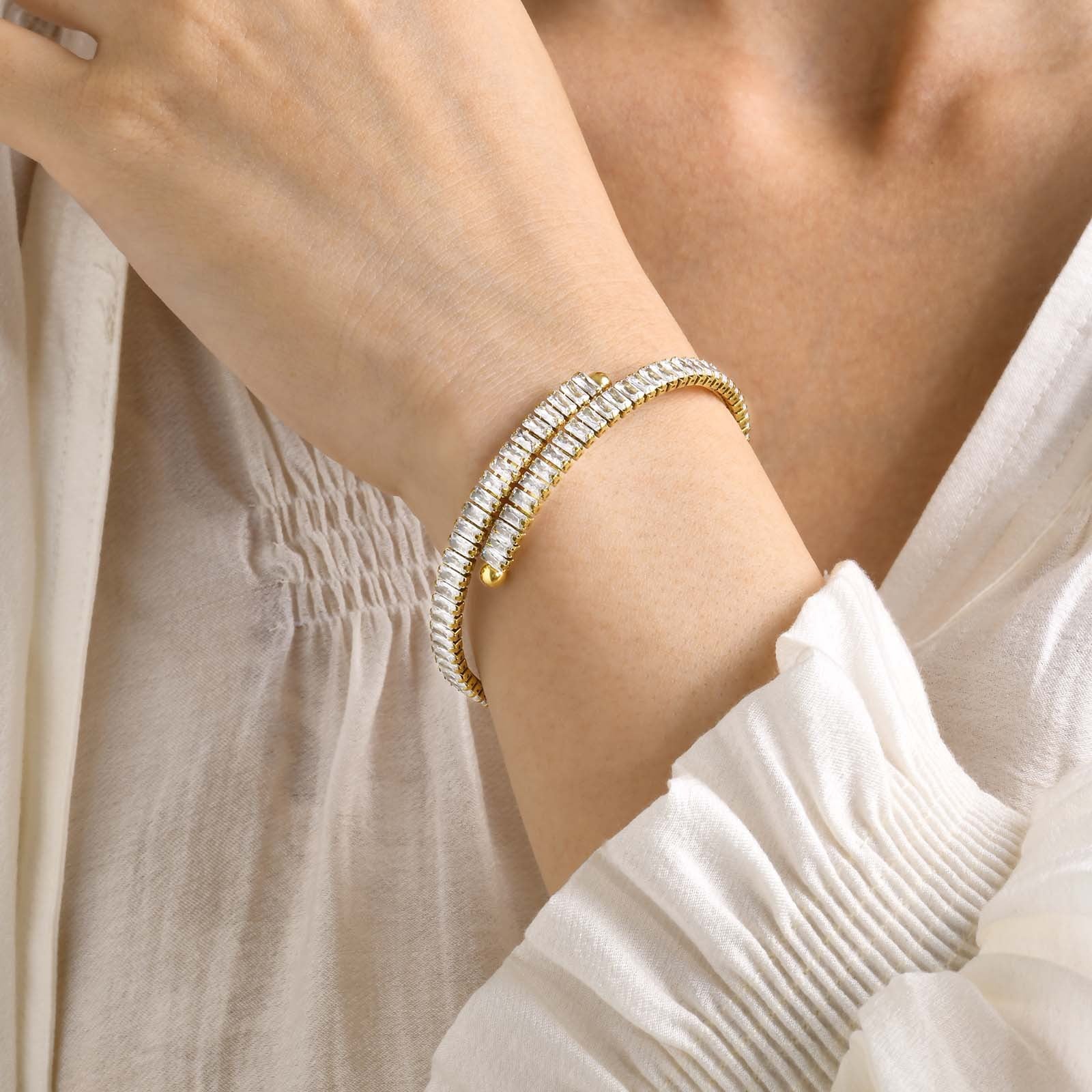 Дамска гривна Lumière Royale SS25-https://detail.1688.com/offer/724034877152.html?_t=1745581297298&spm=a2615.7691456.co_0_0_wangpu_score_0_0_0_0_0_0_0000_1.0-Thedresscode