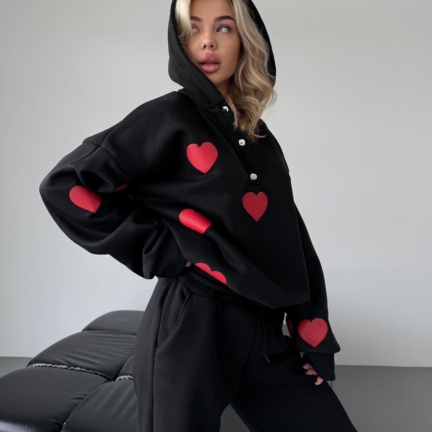 Дамски суичър Red Pulse FW 2026-Thedresscode