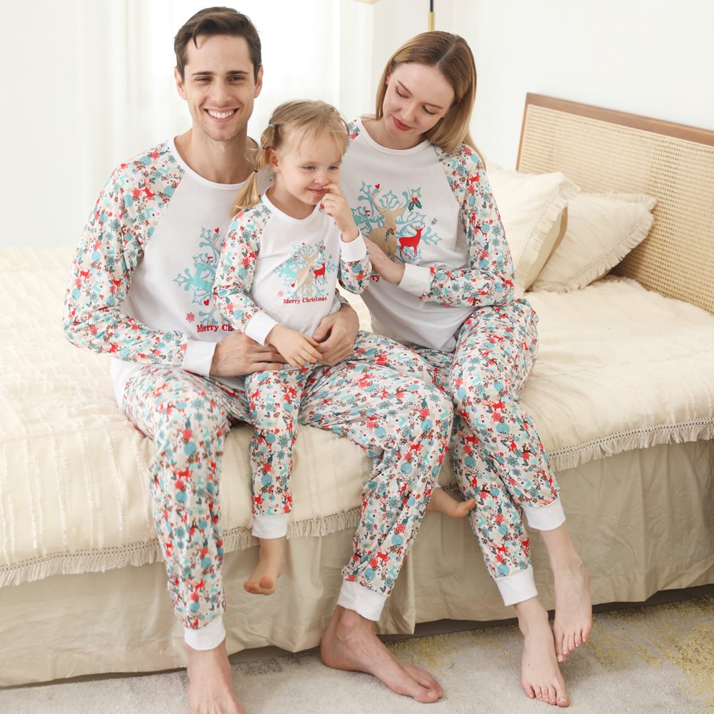 Семейни Коледни пижами- X-mas at Home-Thedresscode